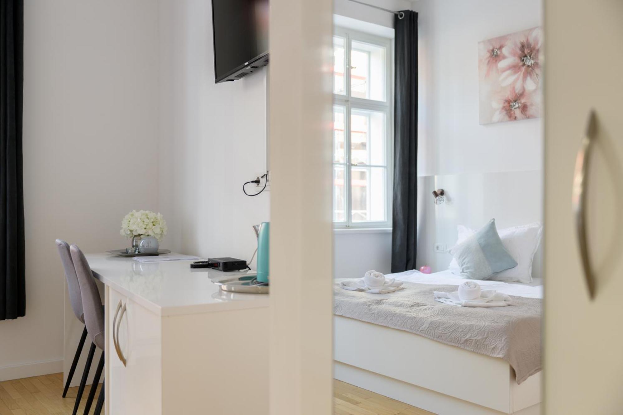 Niva Rooms & Studio Apartment Загреб Экстерьер фото
